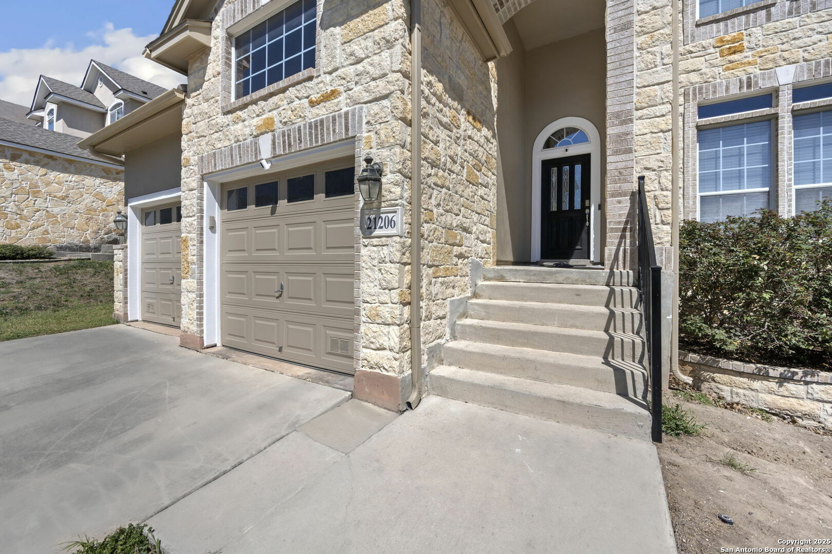 Property Photo: 21206 Villa Valencia TX 78258