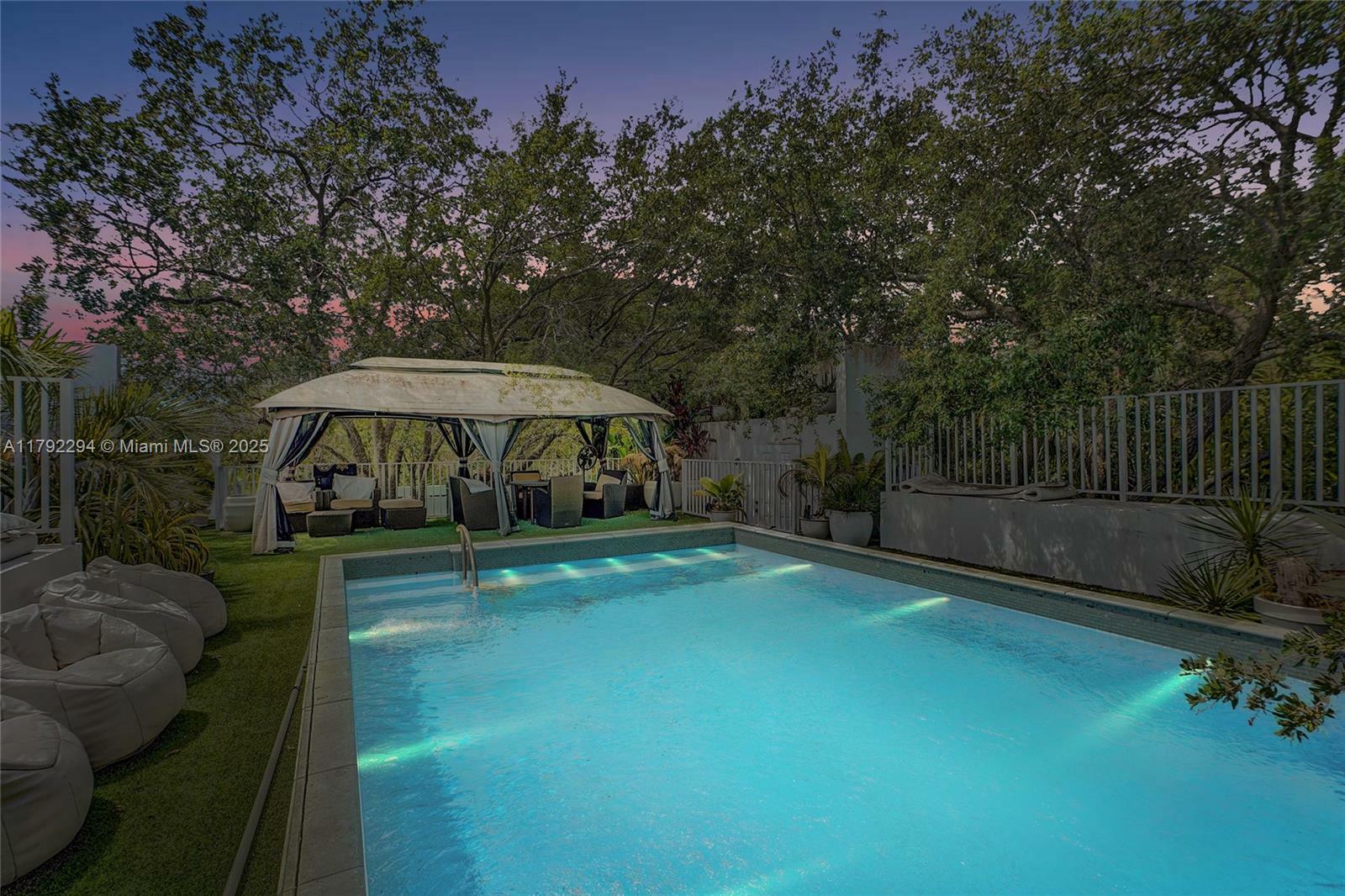 Property Photo: 3861 Kumquat Ave FL 33133