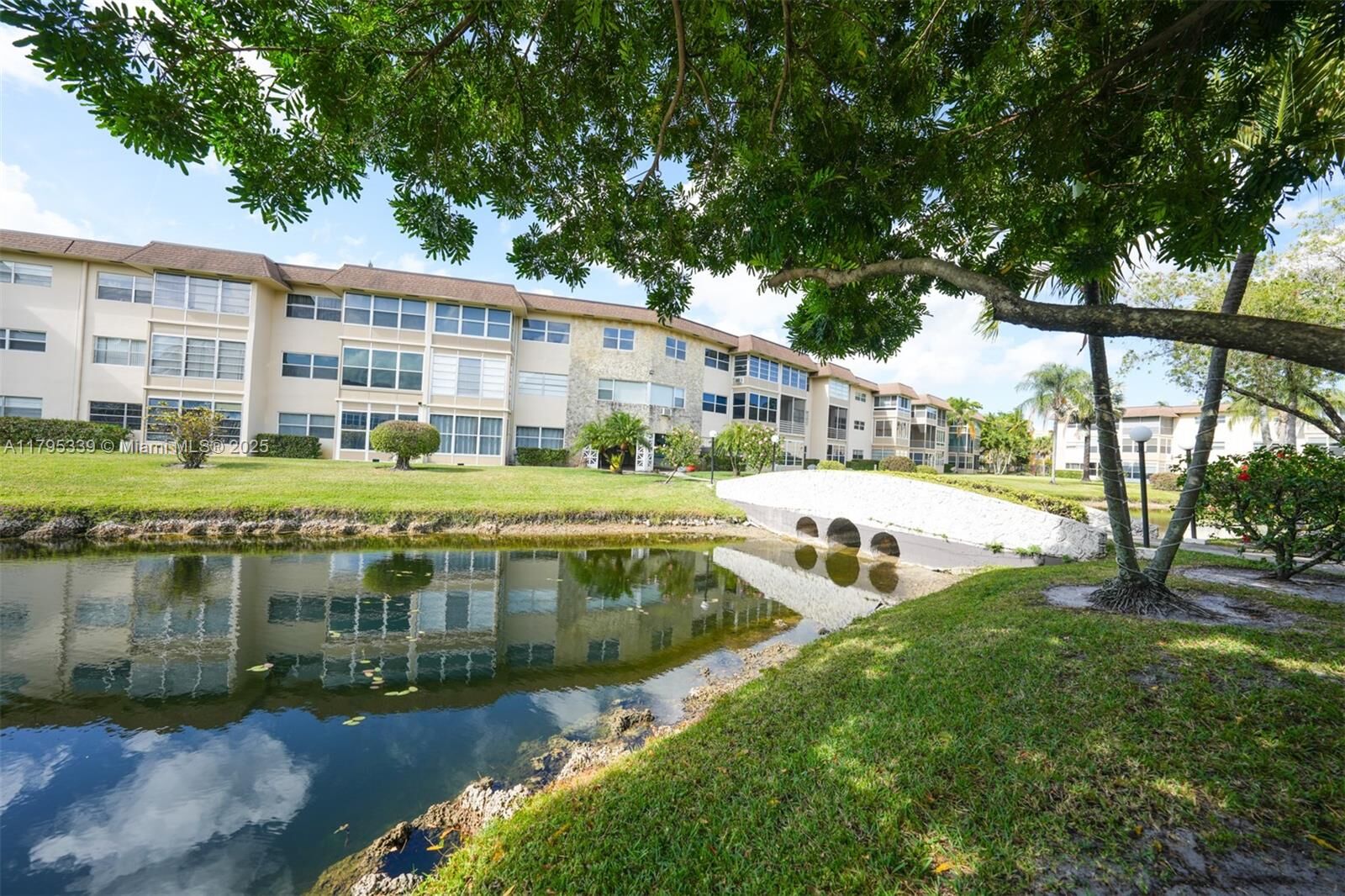 Property Photo: 4700 NW 35th St 408 FL 33319