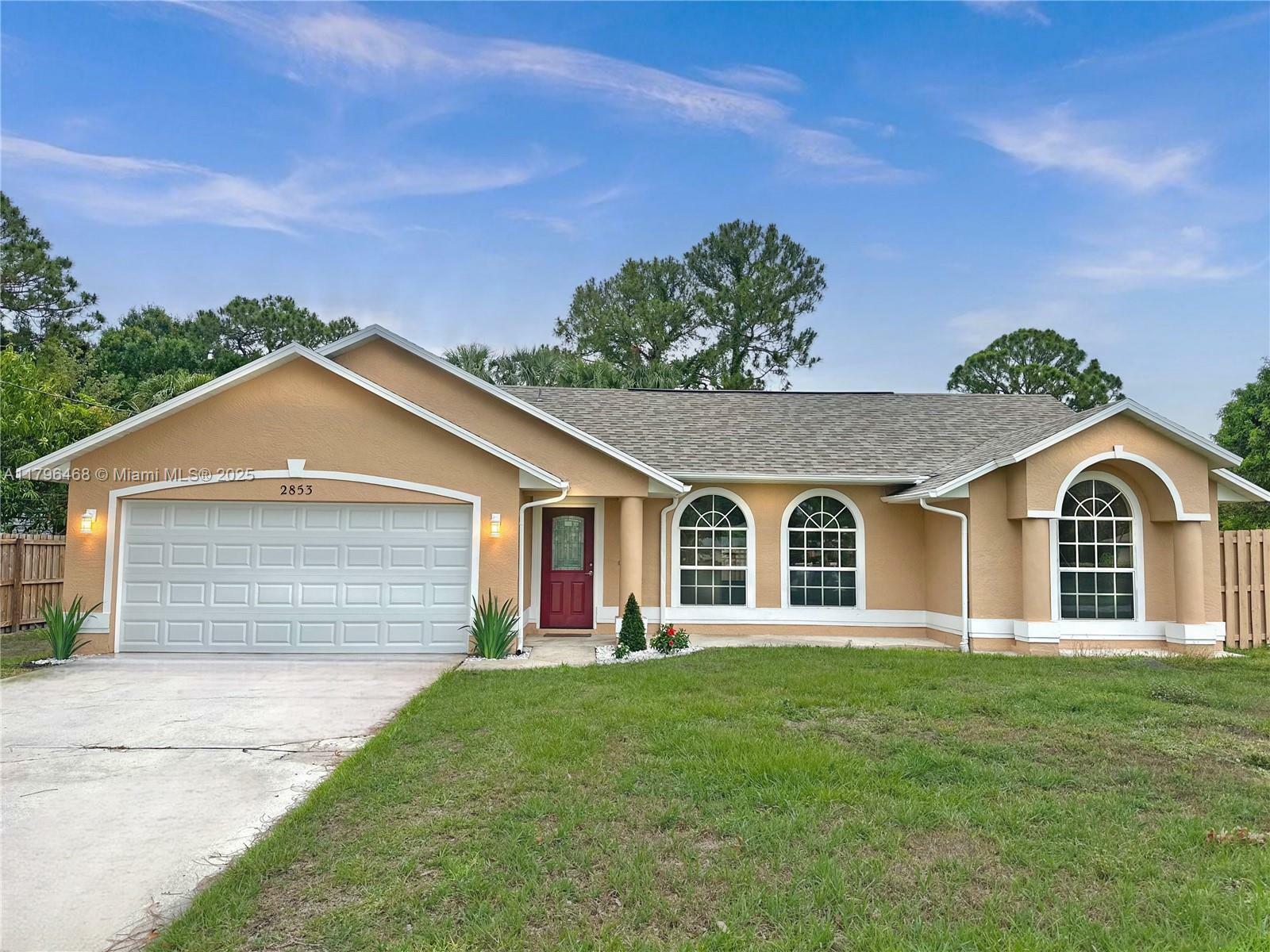 Property Photo: 2853 SW East Louise Cir FL 34953