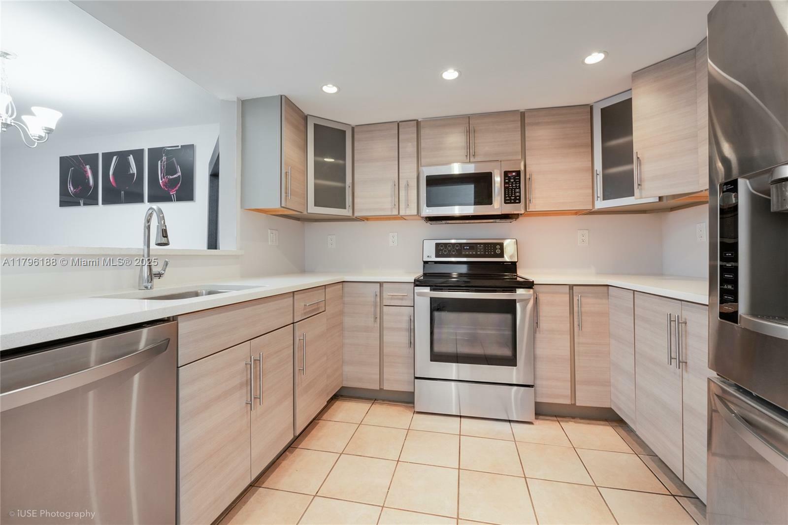 Property Photo: 11213 SW 88th St 112B FL 33176