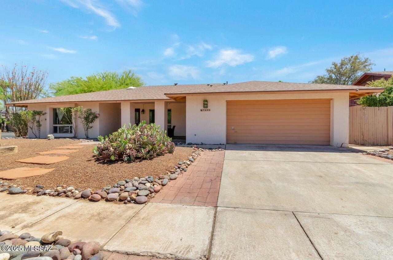 Property Photo: 7640 E Dos Mujeres Road AZ 85715