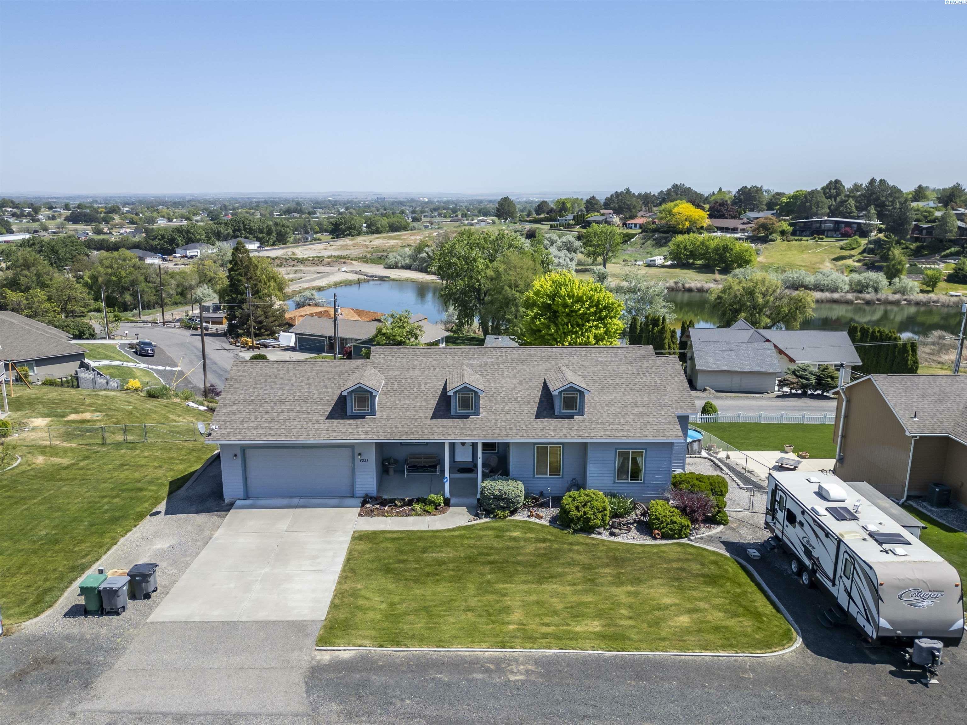 Property Photo: 4221 S Fir St WA 99337