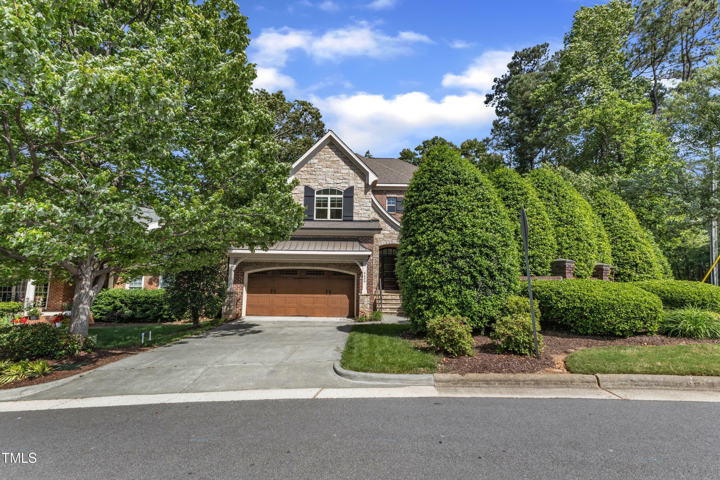 Property Photo: 5600 Bennettwood Court NC 27612