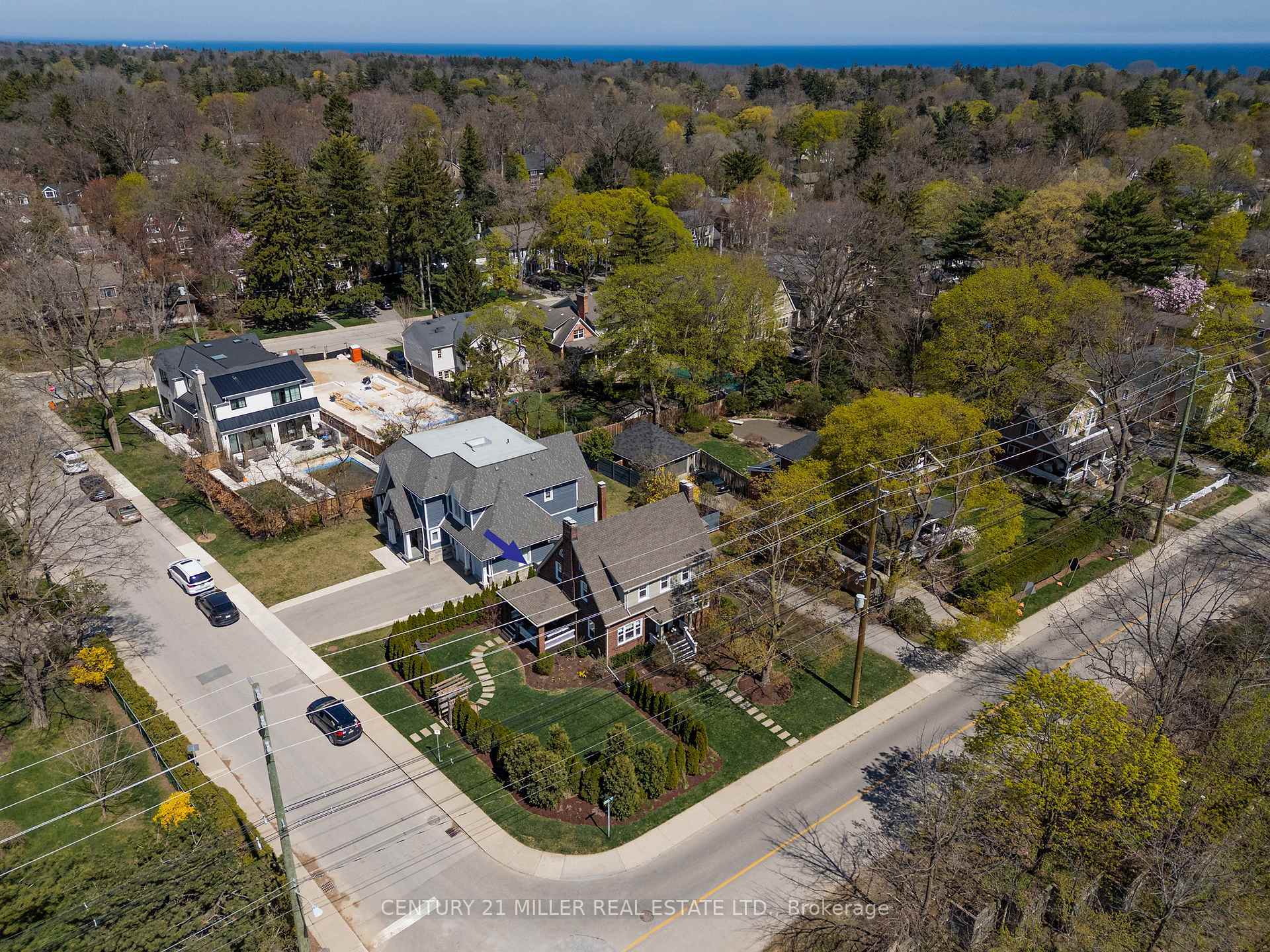 Property Photo: 362 Galt Avenue ON L6J 1Z6