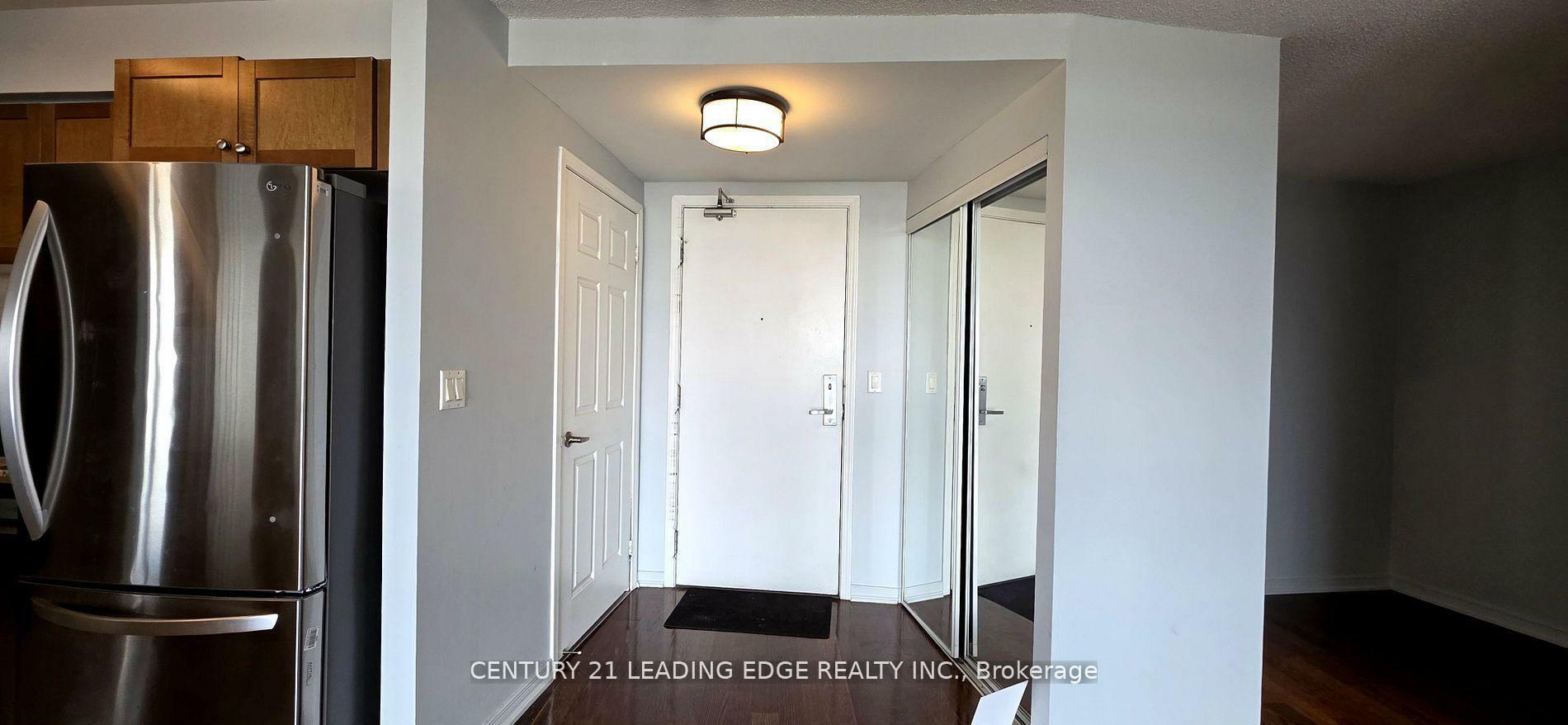 Property Photo: 18 Valley Woods Road Ph204 ON M3A 0A1
