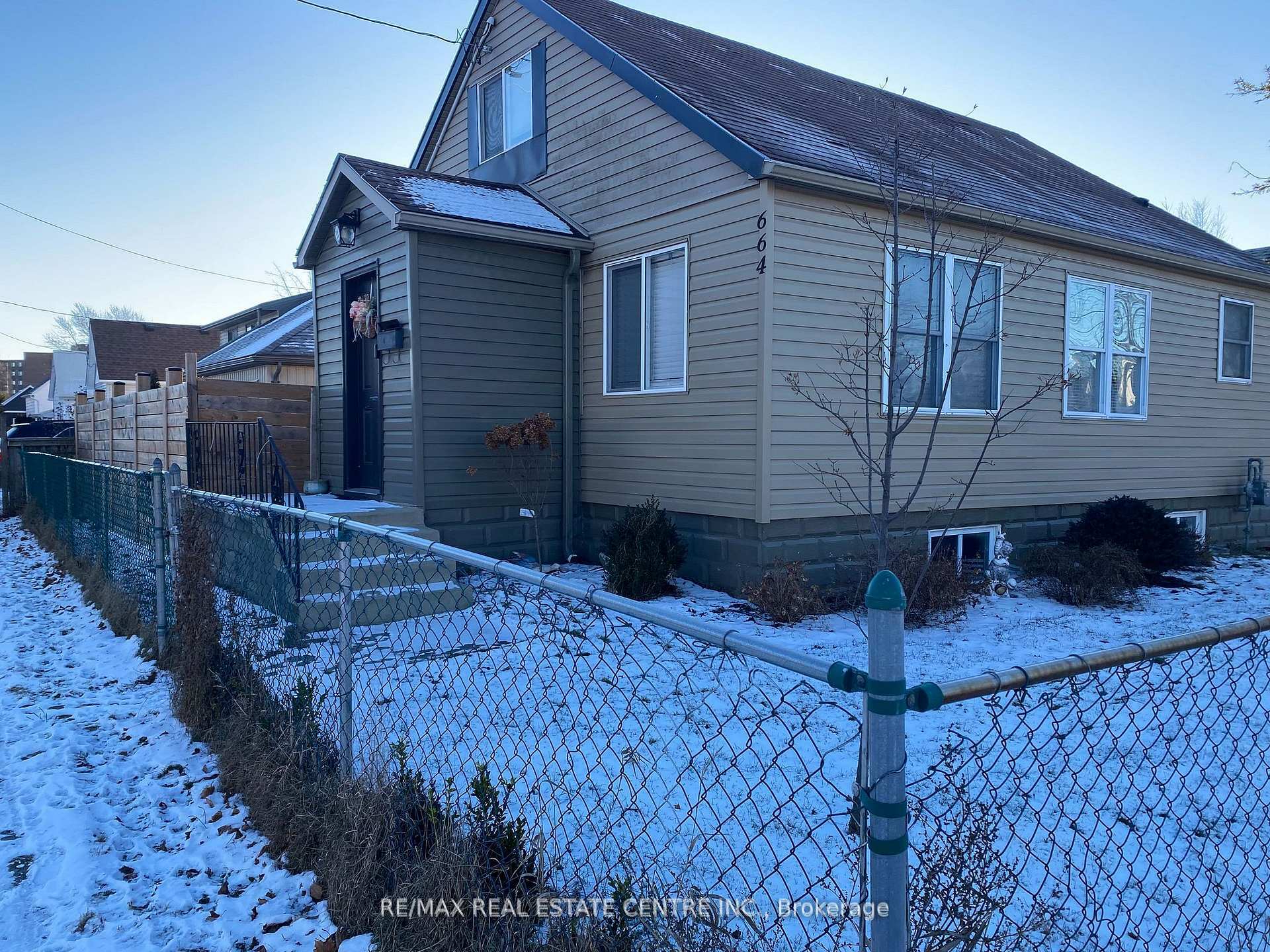 Property Photo:  664 Wallace Street  ON N8A 1K3 