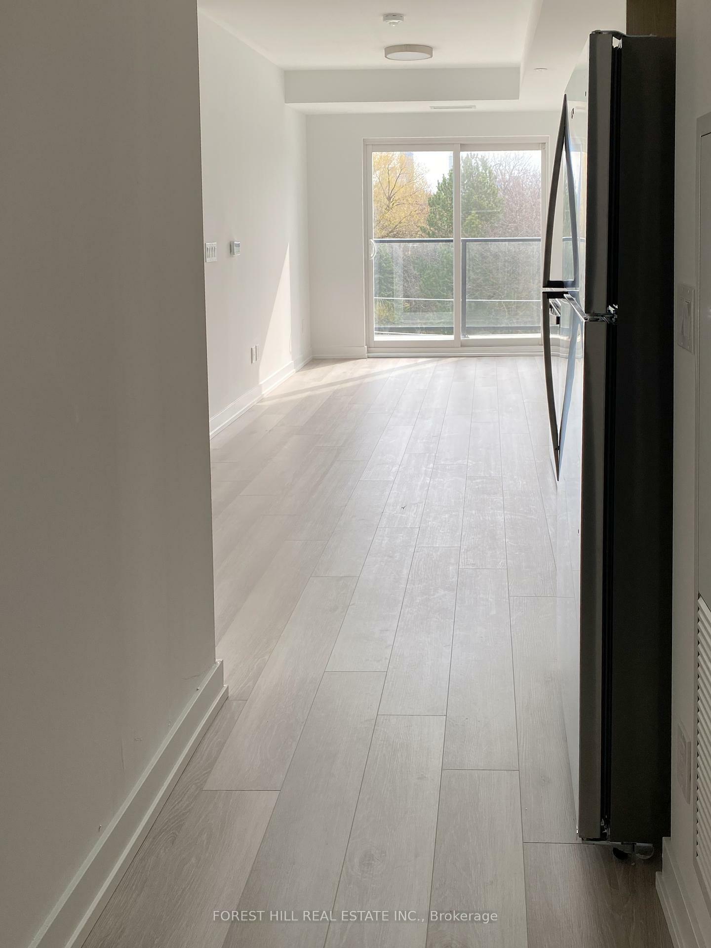 Property Photo: 2000 Bathurst Street 607 ON M5P 0A7