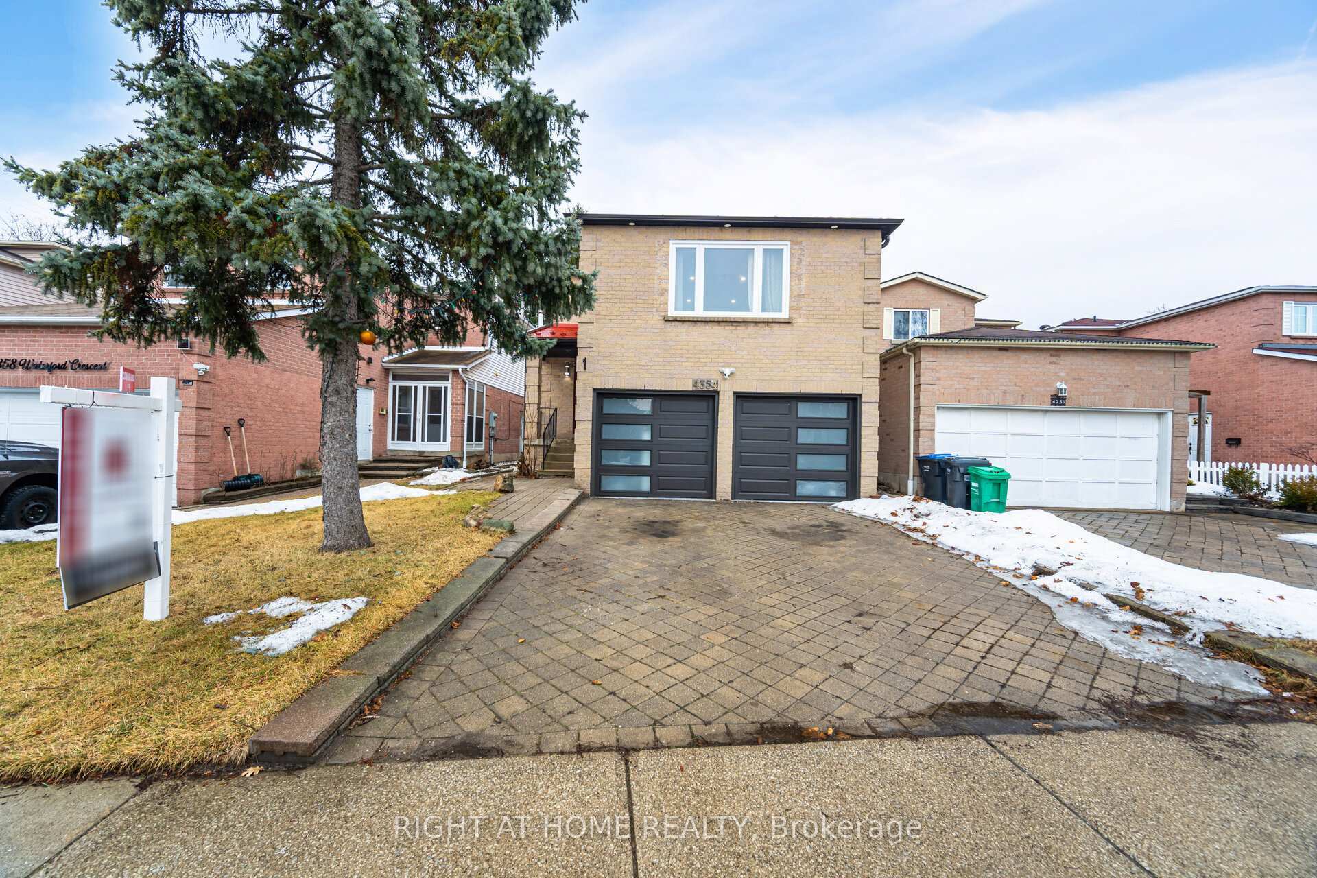 Photo de la propriété: 4354 Waterford Crescent ON L5R 2B2