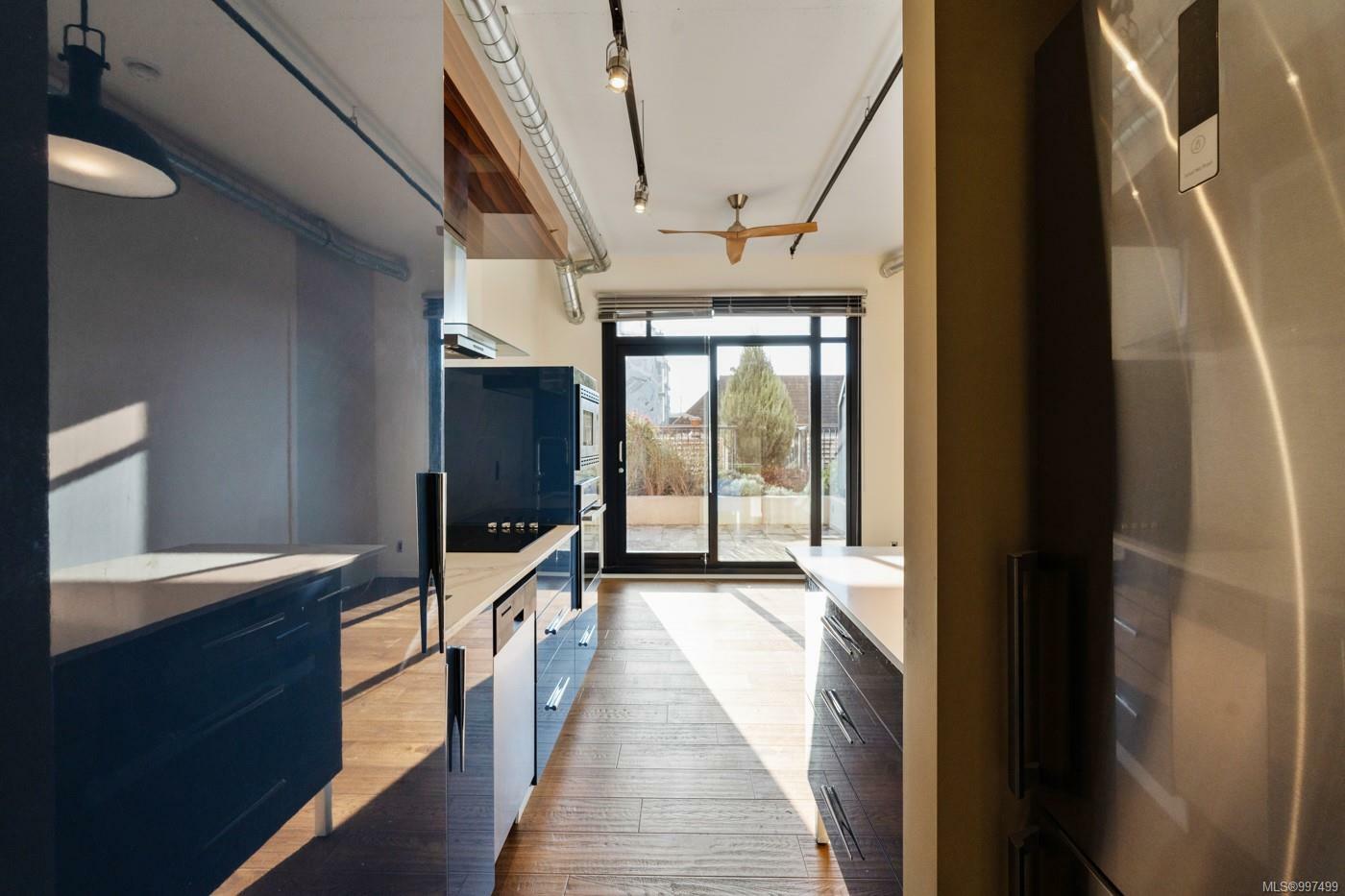 Property Photo: 1029 View St 302 BC V8V 0C9