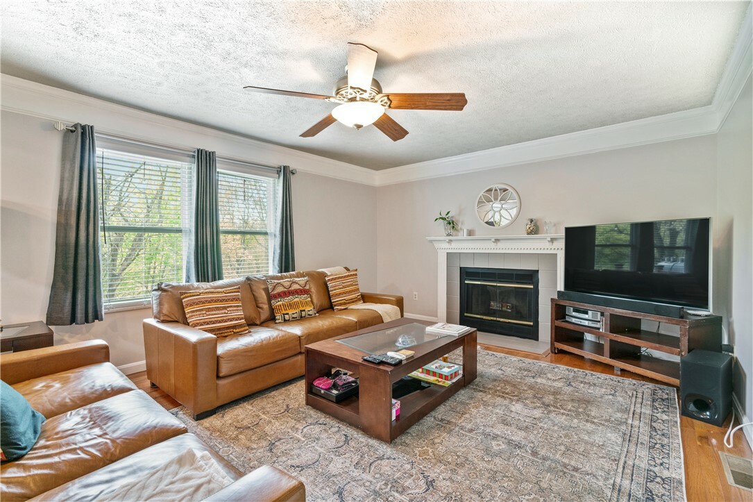 Property Photo: 172 Dinwiddie Drive PA 15068