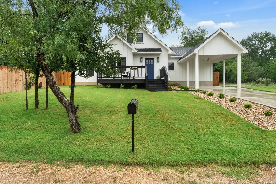 Property Photo: 206 Sunfire TX 78669