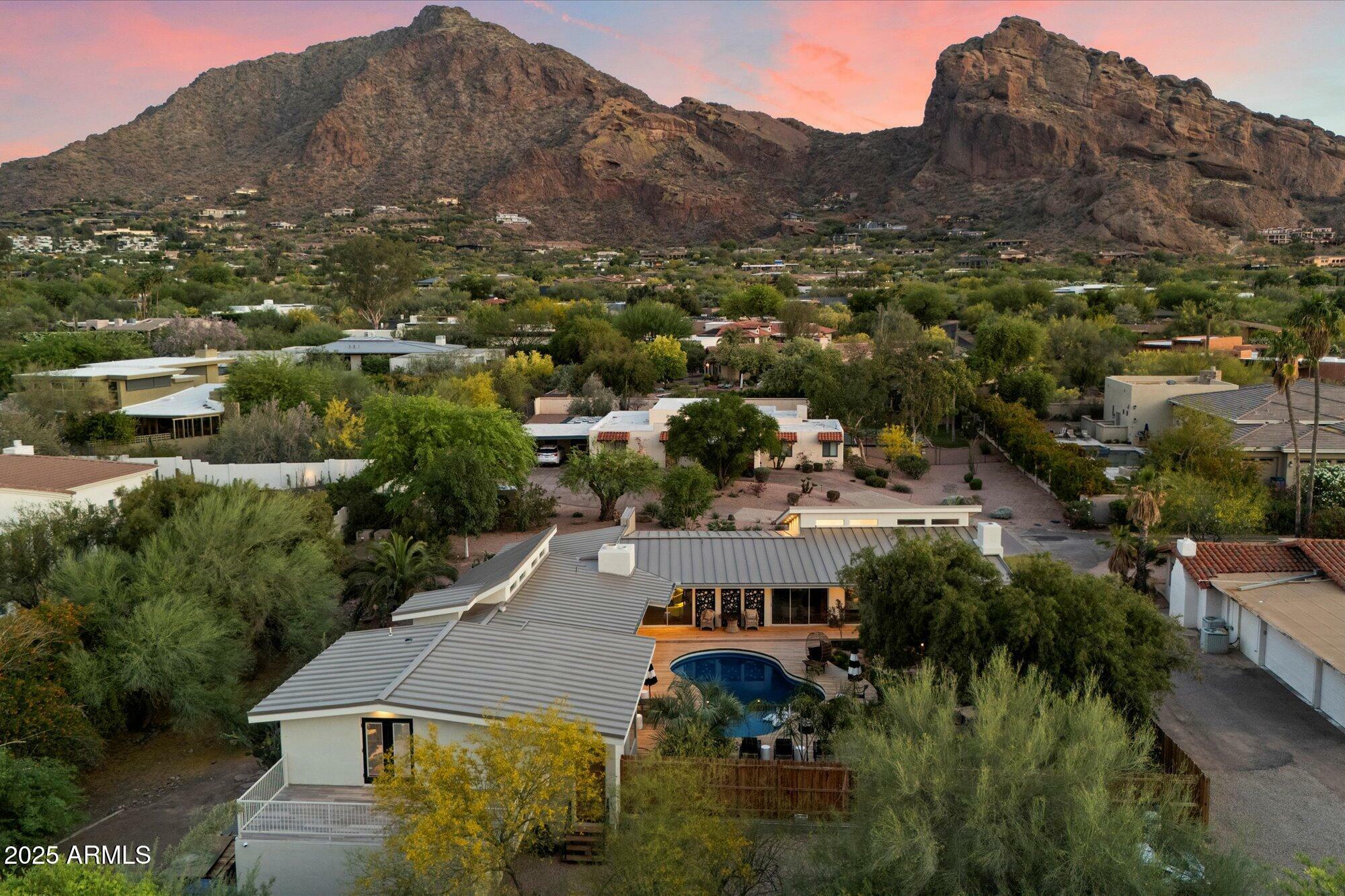 Property Photo: 6417 N 52nd Place AZ 85253