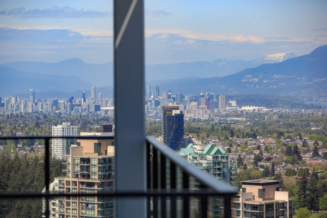 Property Photo:  6537 Telford Avenue 3906  BC V5H 0K9 