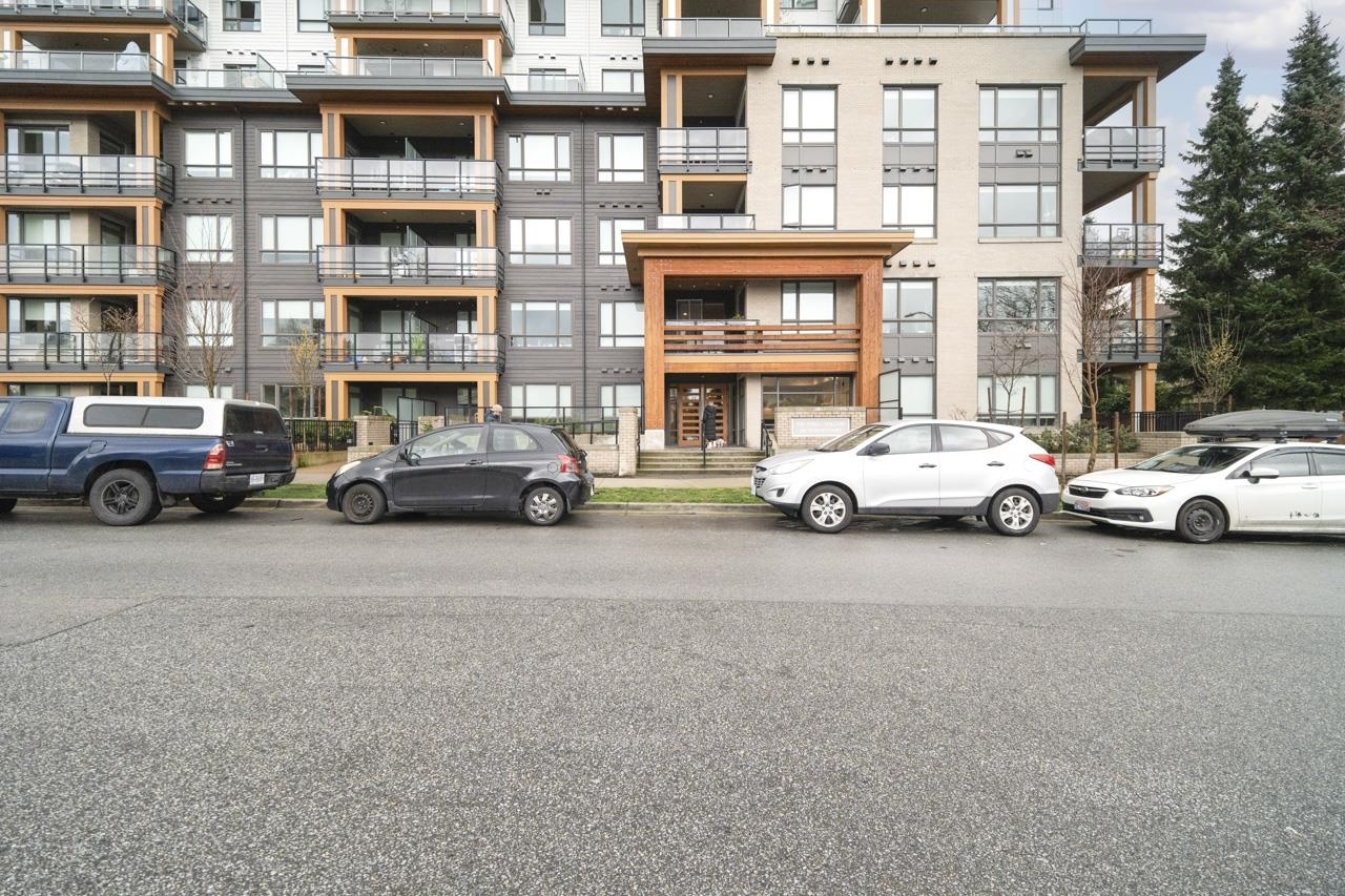 Property Photo: 741 Anskar Court 614 BC V3J 0N3