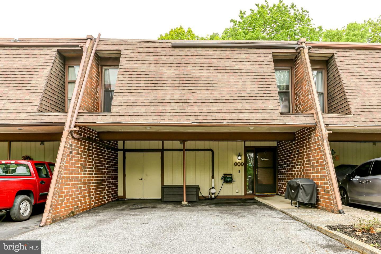 Property Photo: 609 Cedar Ridge Lane PA 17055