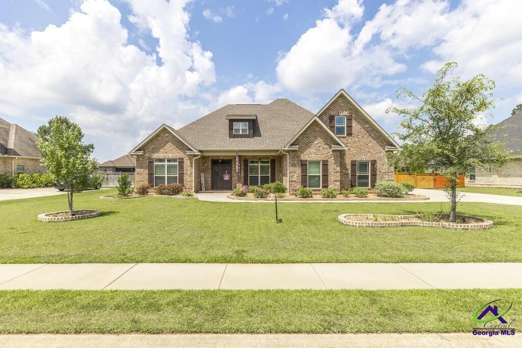 Property Photo: 217 Woodlands Blvd GA 31047