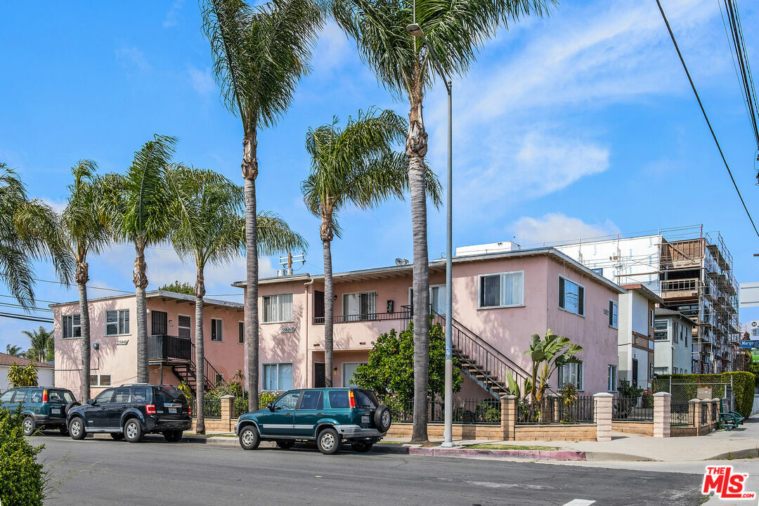 Property Photo: 11887 Jefferson Blvd CA 90230