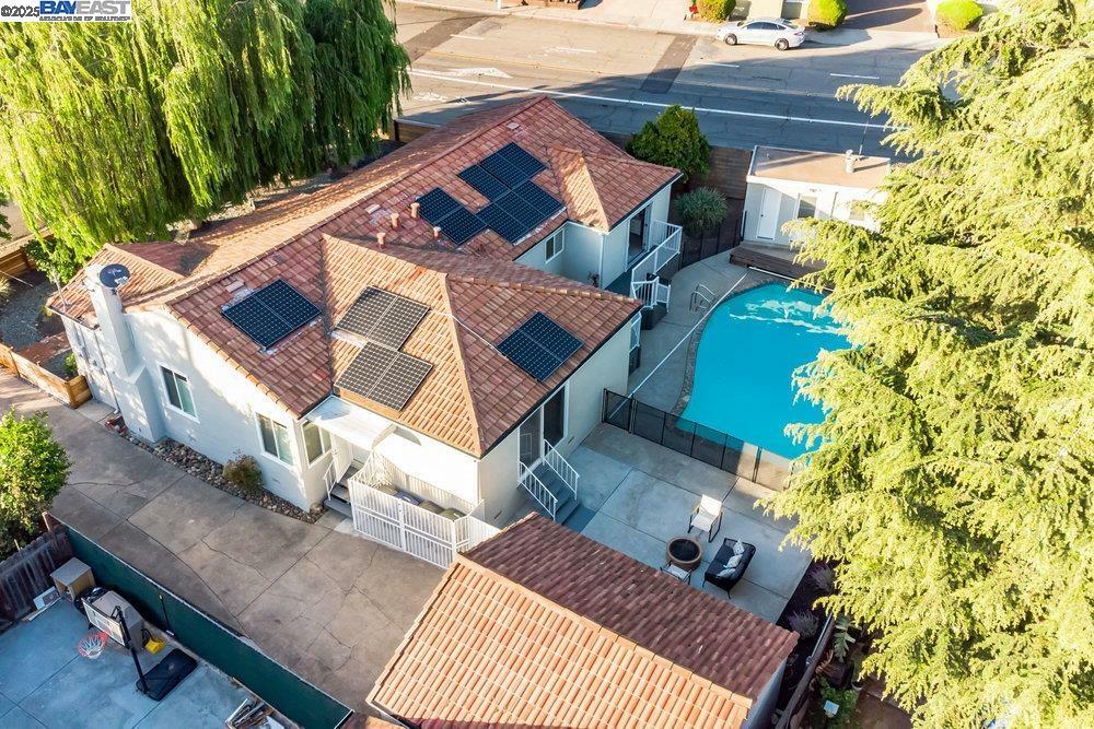 Property Photo: 955 Maud Ave CA 94577