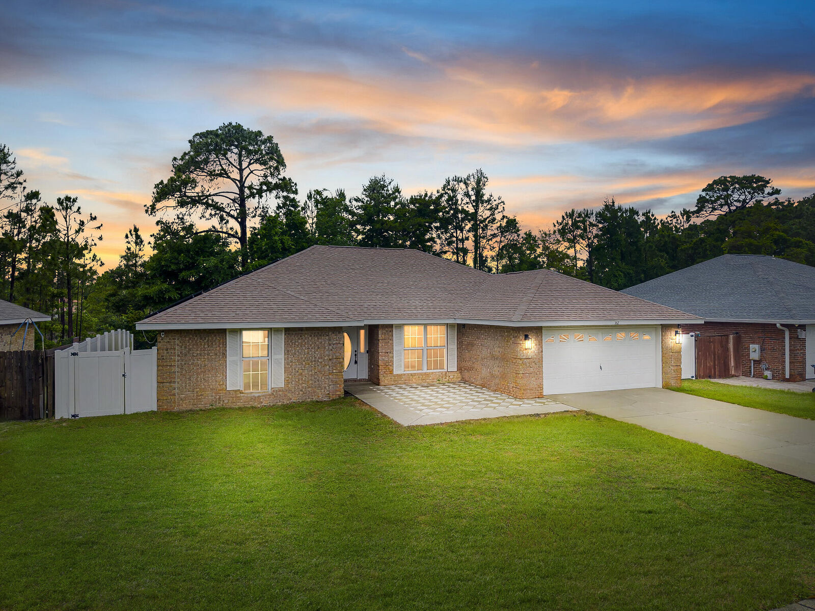 Property Photo: 162 Beacon Way FL 32459