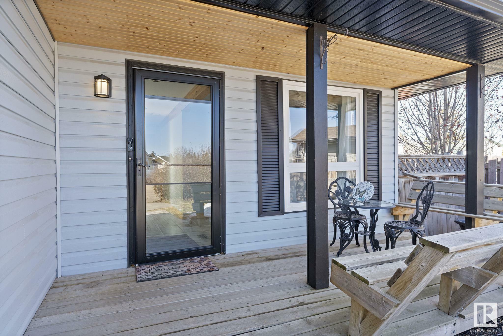 Property Photo: 22 Westridge Place AB T7X 1S1