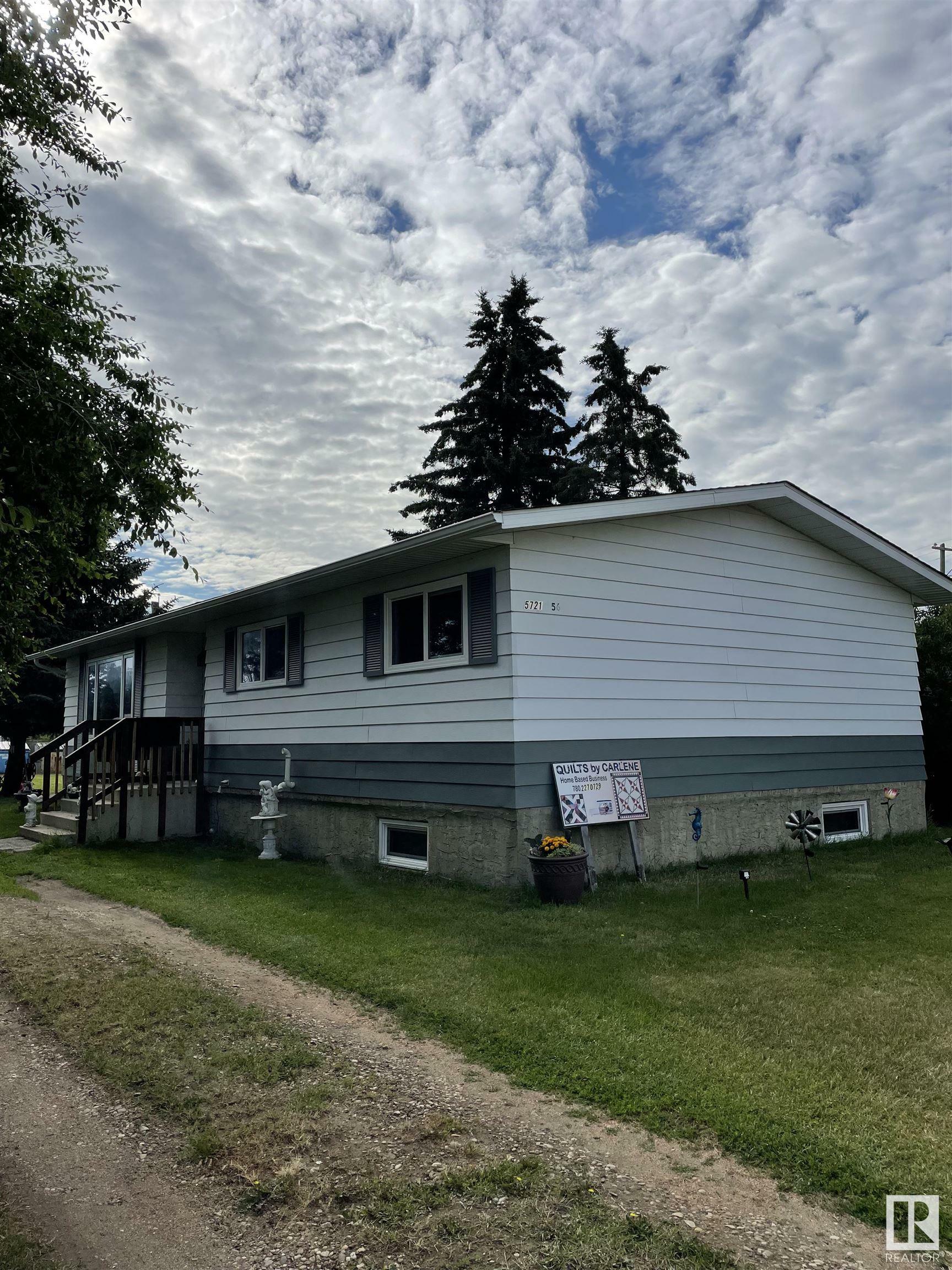 Photo de la propriété: 5721 56 Street AB T9C 1J7