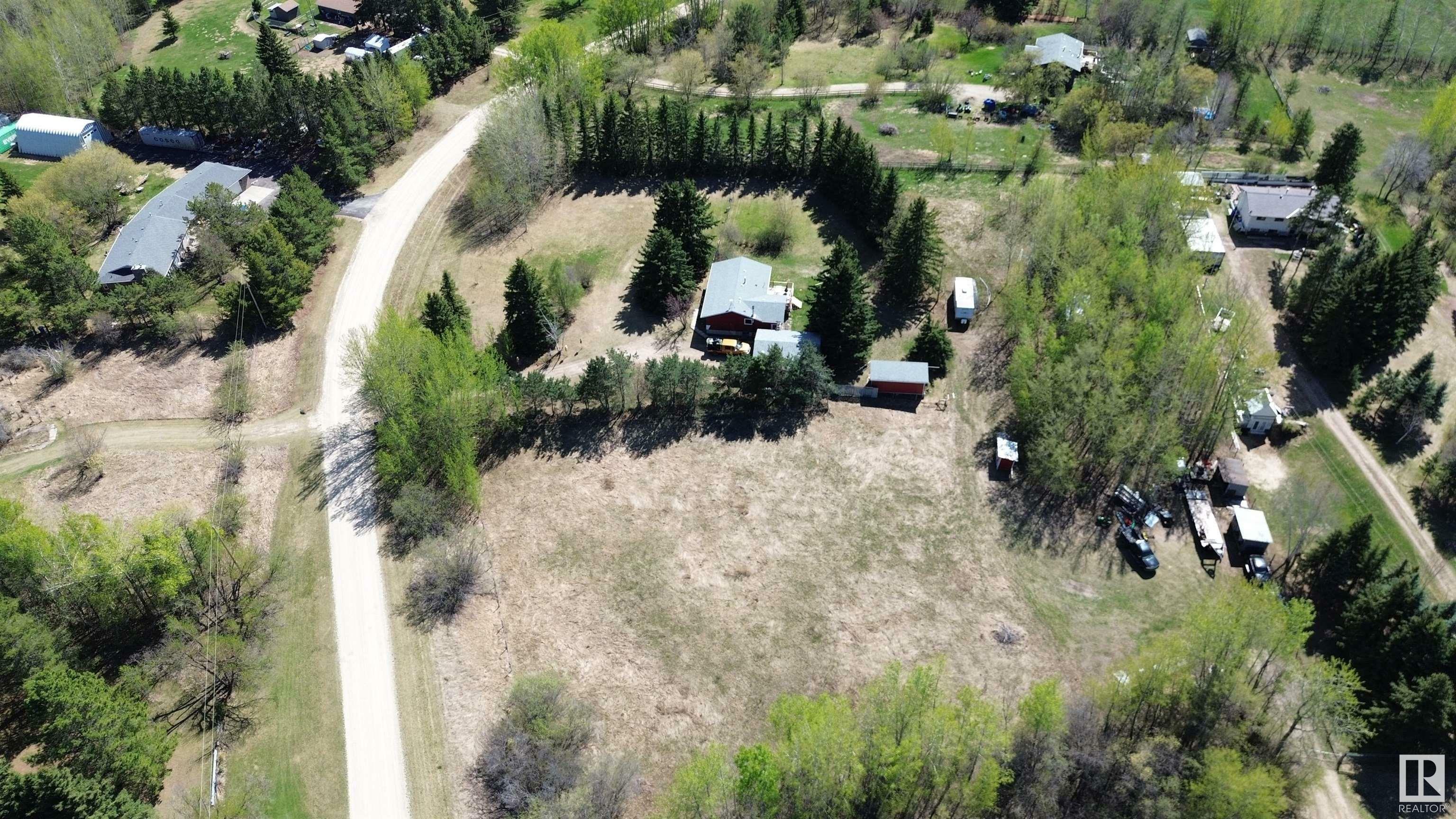 Photo de la propriété: 54 53417 Rge Road 14 AB T7Y 0B5