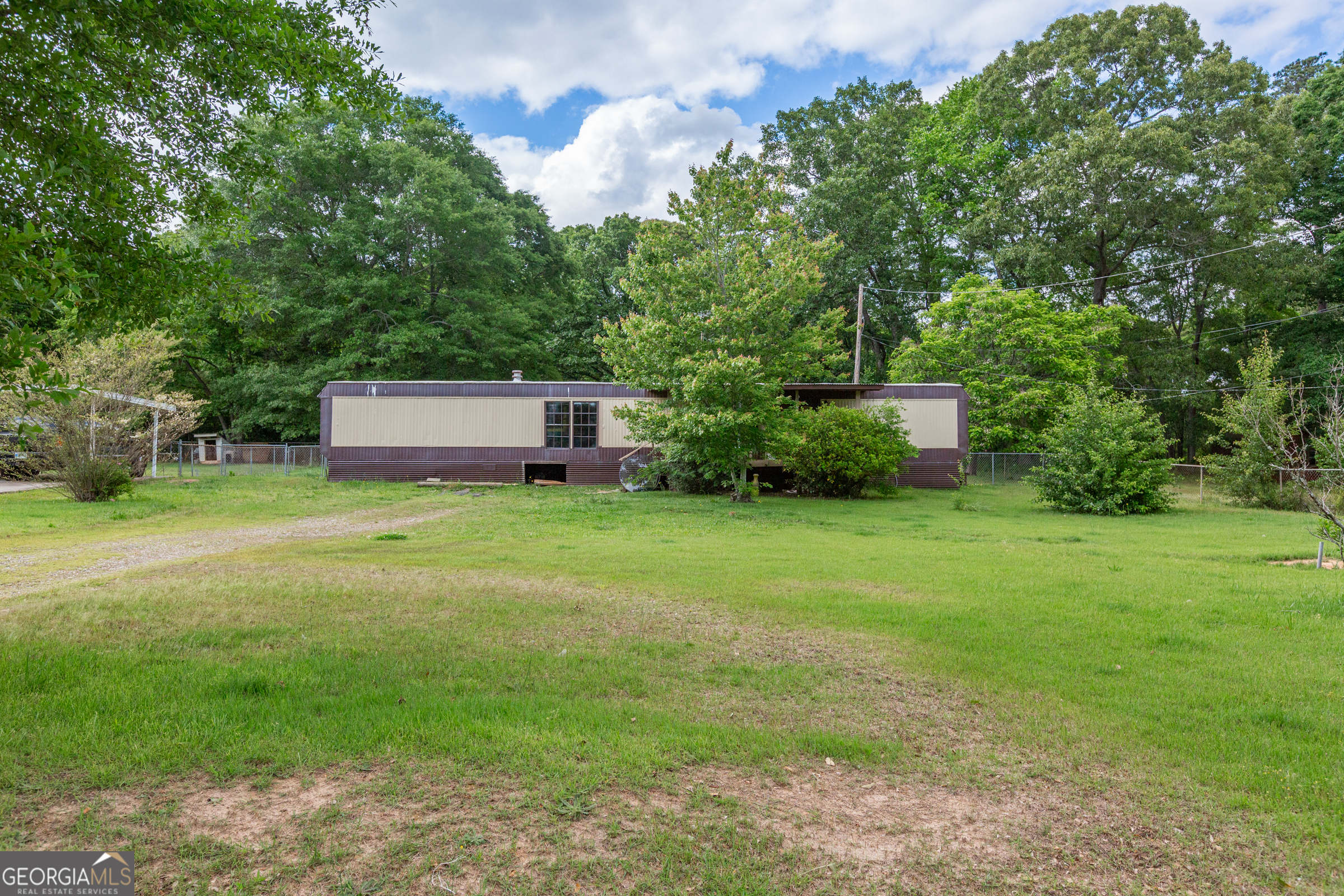Property Photo: 124 Jones Road GA 30223