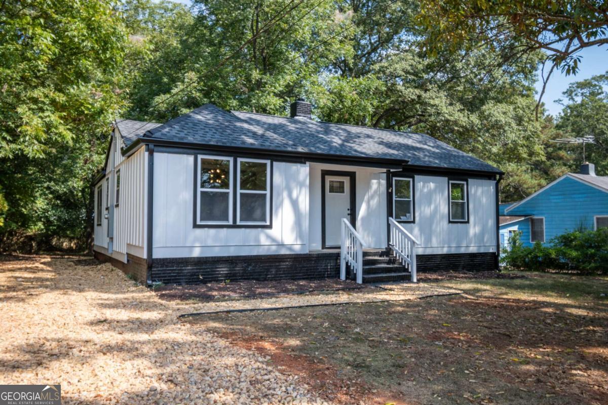 Property Photo: 495 Clover Street GA 30607