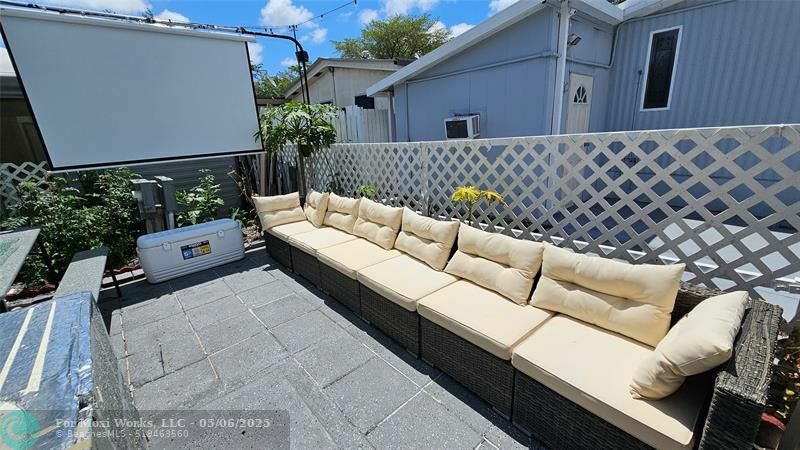 Property Photo: 3036 SW 51st St FL 33312