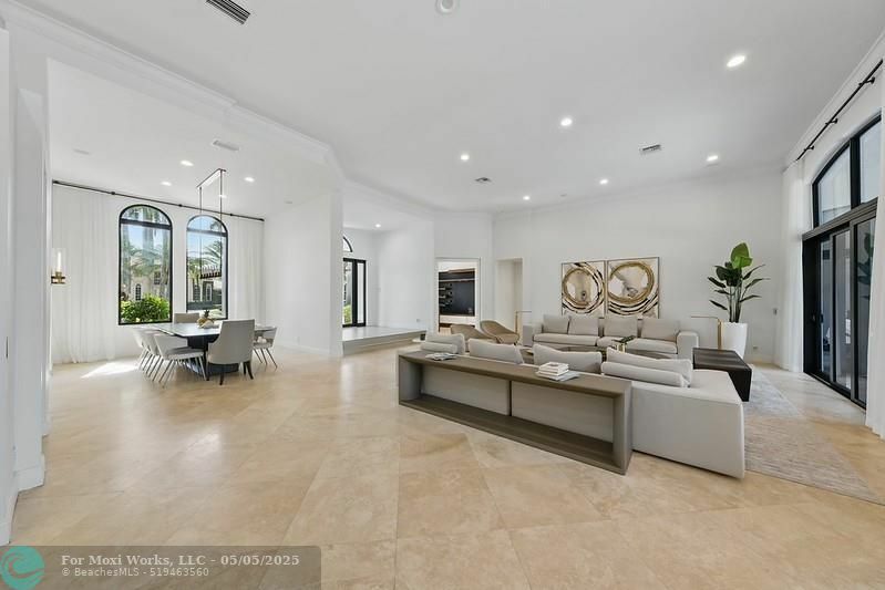 Property Photo:  2454 Provence Ct  FL 33327 
