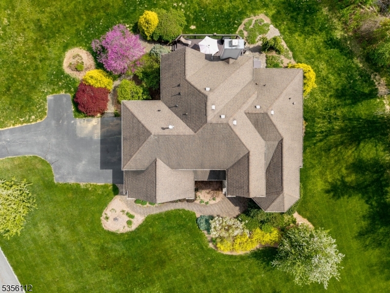 Property Photo: 2 Sutton Ct NJ 07419