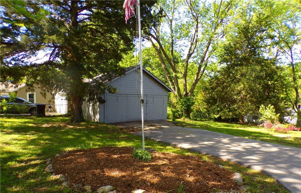Property Photo:  503 W Jones Street  MO 64050 