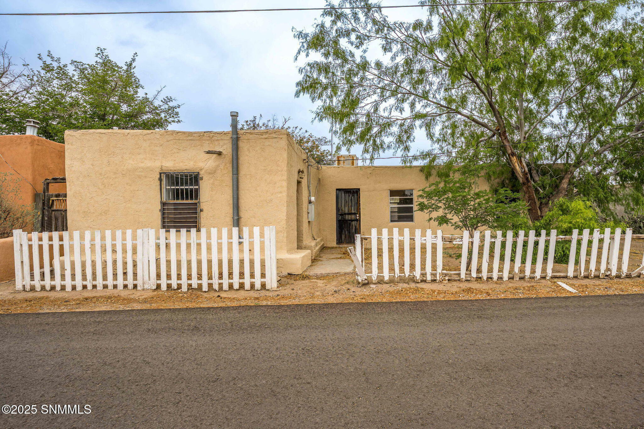 Property Photo: 2422 Calle De Santiago NM 88046
