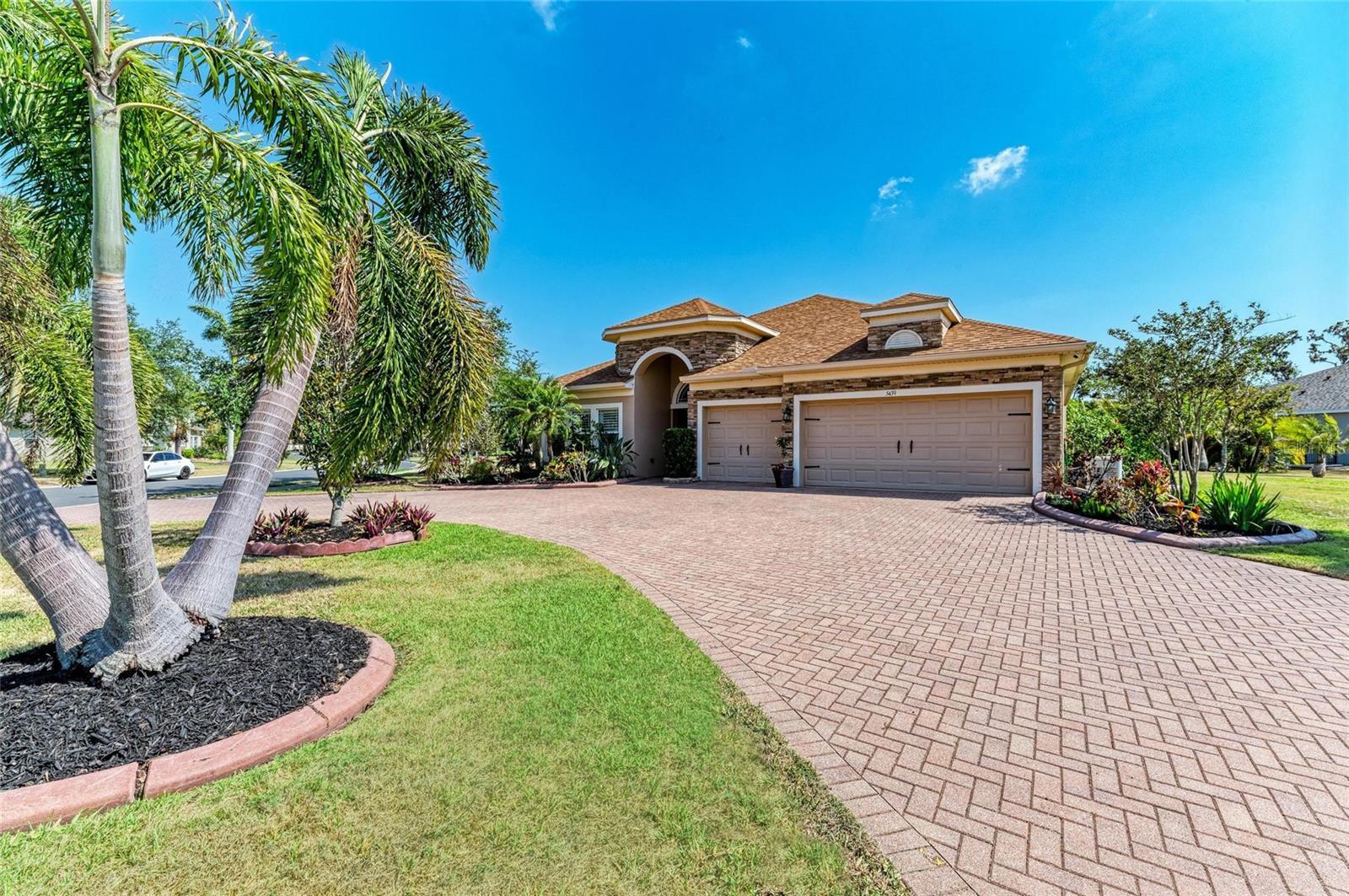 Property Photo:  5439 74th Place E  FL 34222 