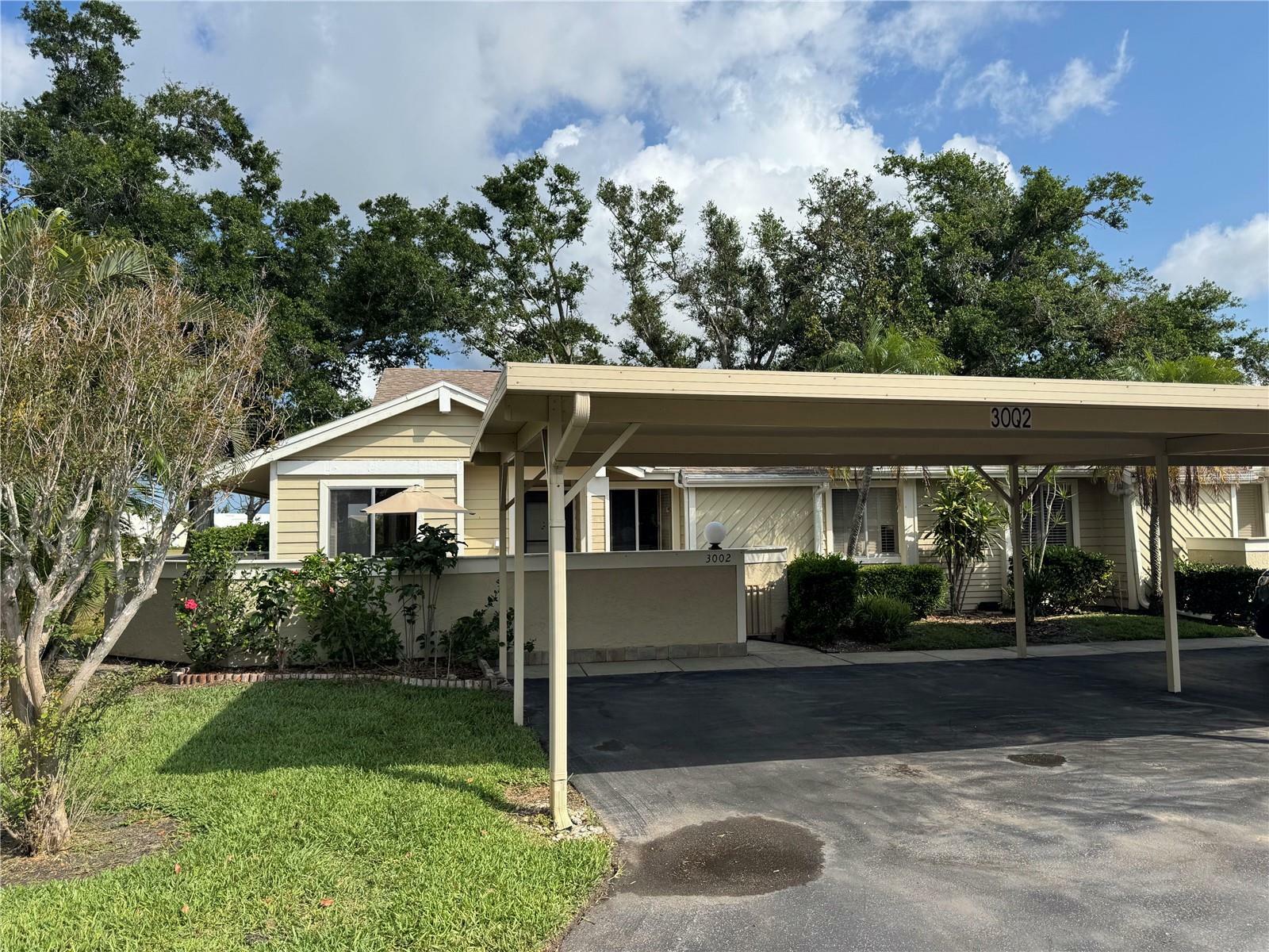 Property Photo: 3002 Sail Pointe Circle 1B FL 34293