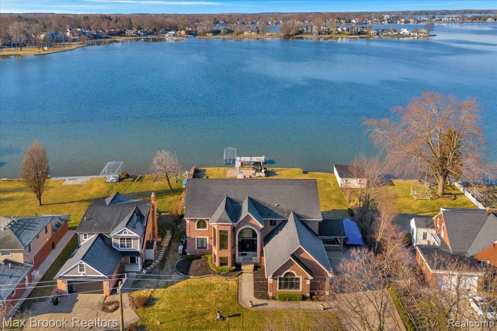 Property Photo: 985 James K Boulevard MI 48341 1819
