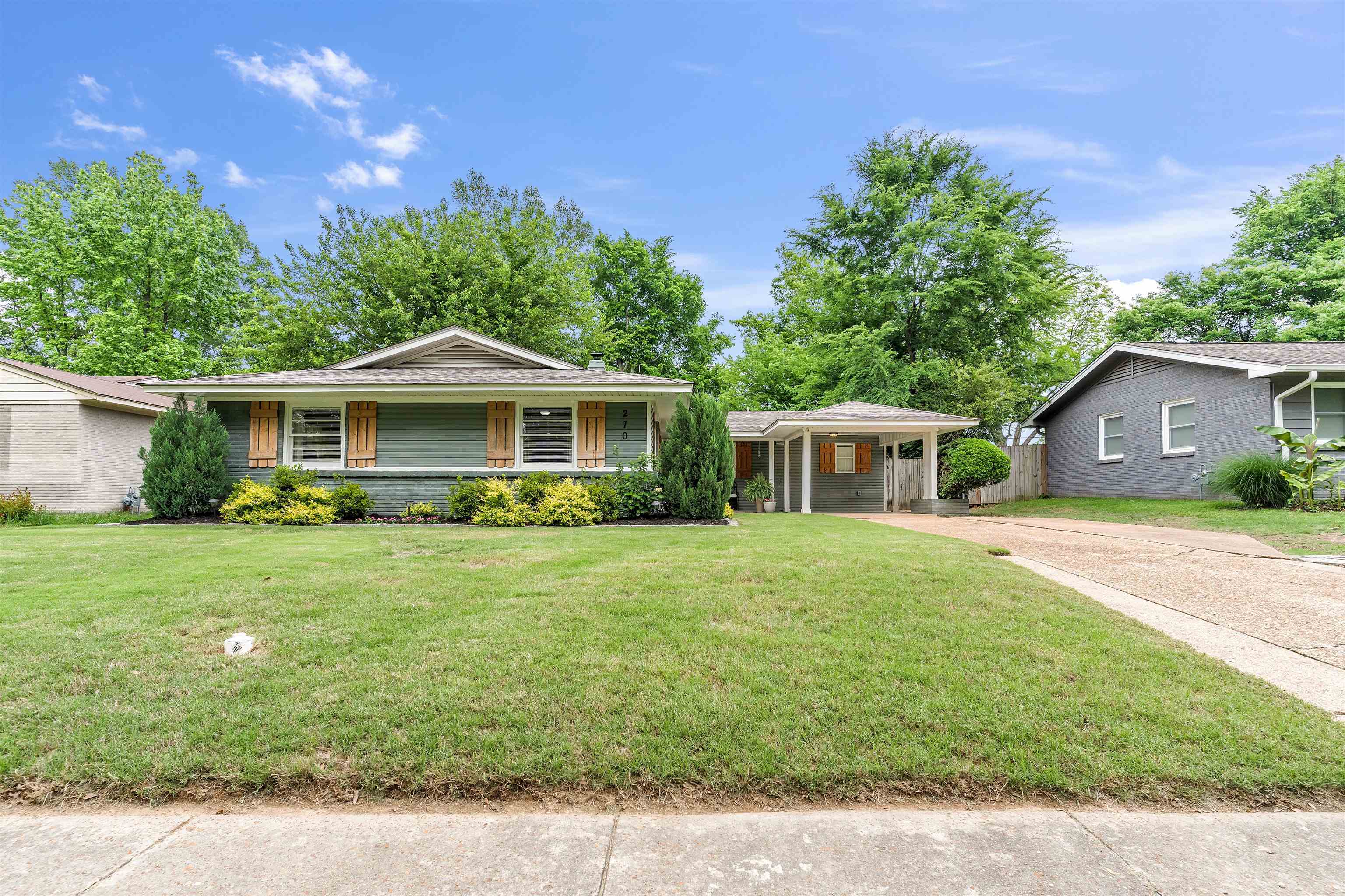Property Photo: 270 N Oak Grove Rd TN 38120