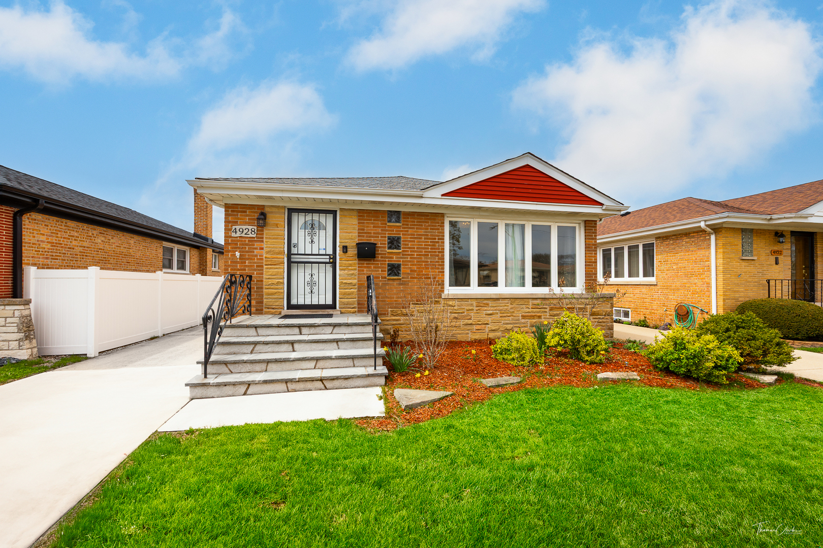 Property Photo: 4928 N Sayre Avenue IL 60656