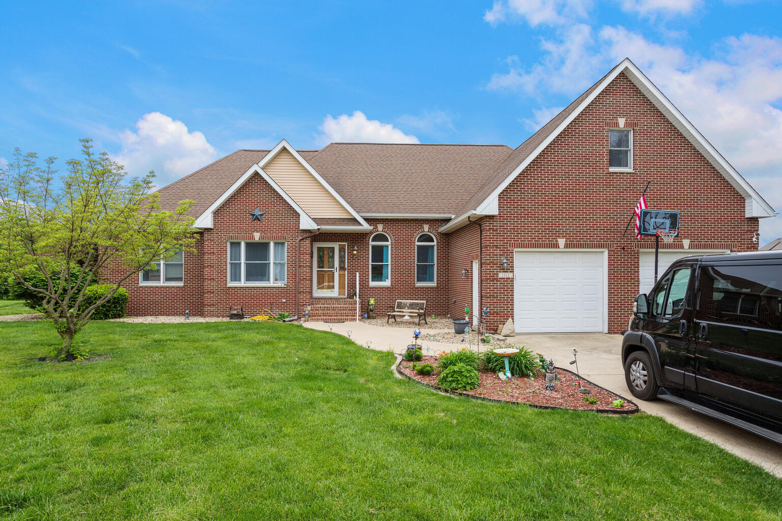 Property Photo: 1511 River Bluff Court IL 61853