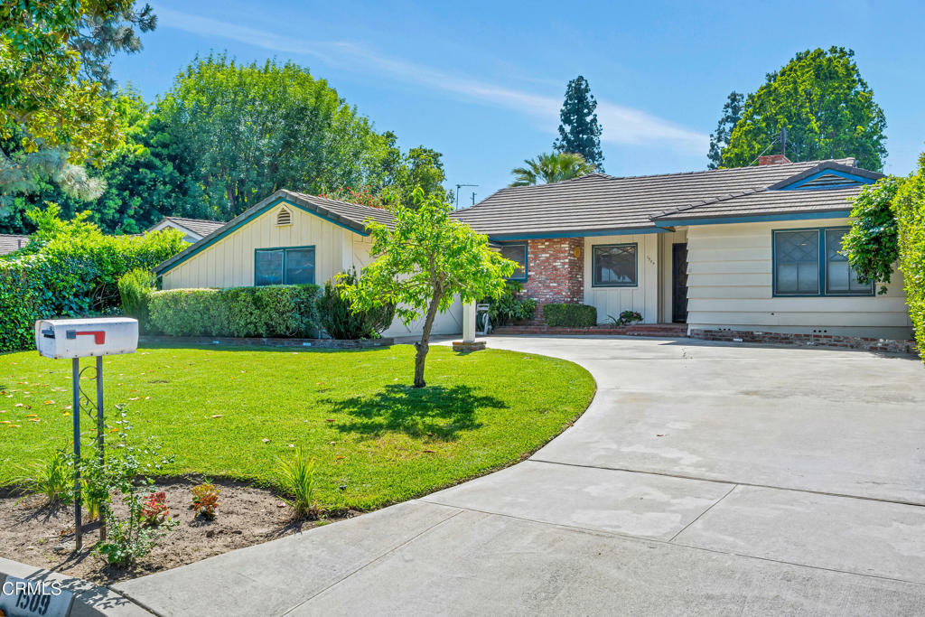 Property Photo: 1509 S 3rd Avenue CA 91006