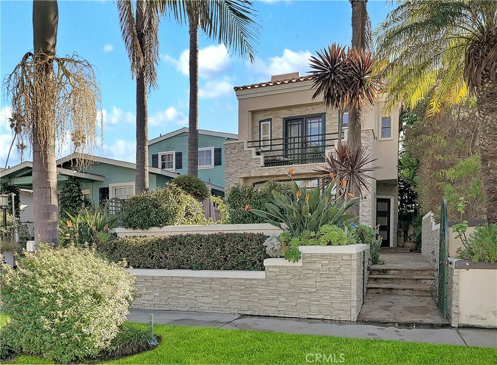 Property Photo: 614 9th Street CA 92648