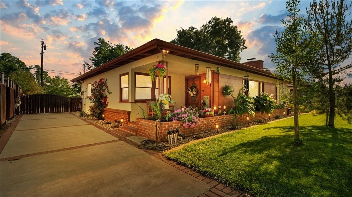 Property Photo:  750 W 8th Street  CA 91711 