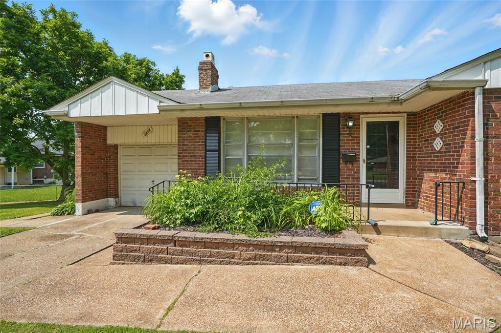 Property Photo: 1217 Duenke Drive MO 63137