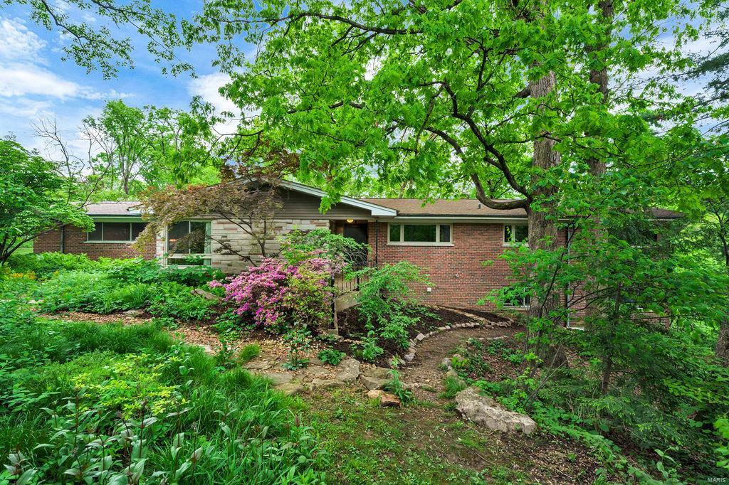 Property Photo: 404 Gabriel Drive MO 63122