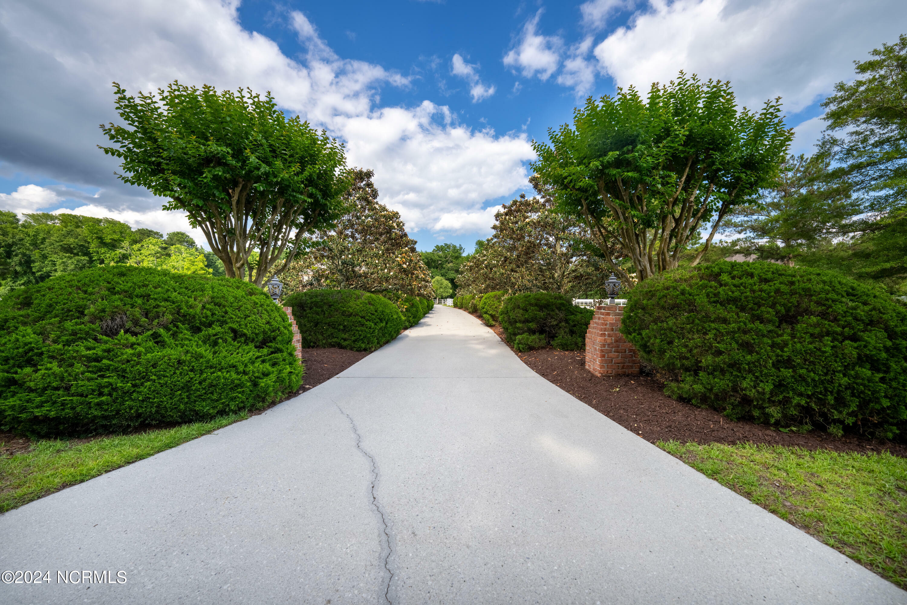 Property Photo: 390 Whitebridge Road NC 28443
