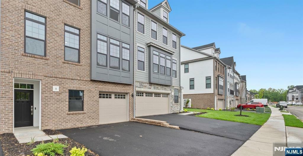 Property Photo: 8 Cinnamon Drive NJ 07458