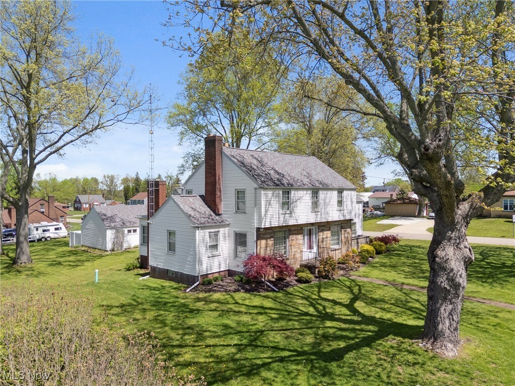 Property Photo: 3307 Lincoln Street E OH 44707