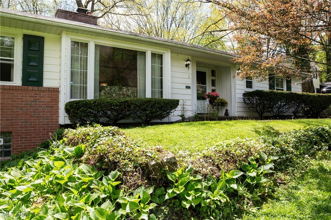 Property Photo: 1111 Mansell Drive OH 44505