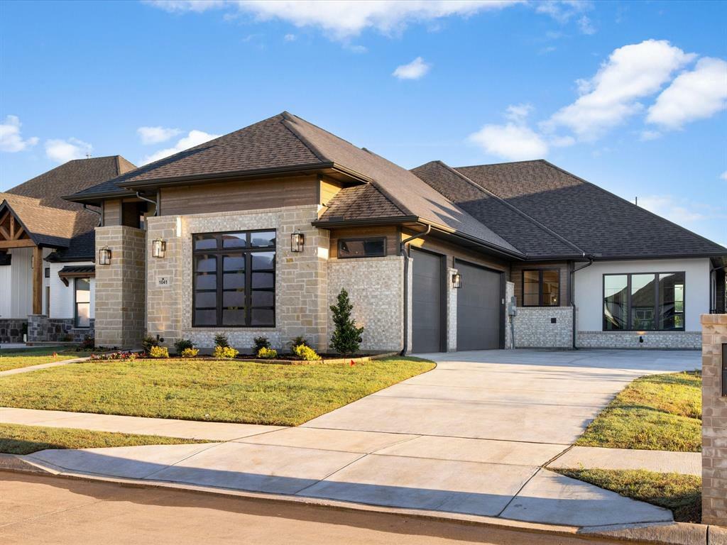 Property Photo: 1041 Bandon Dunes Drive TX 76028